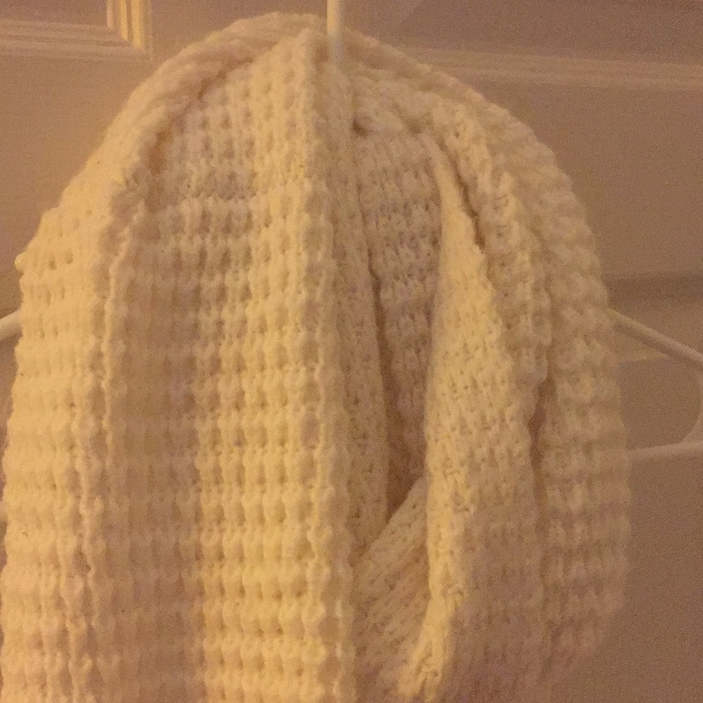 Women’s Infinity Scarf - Picture 2 of 3